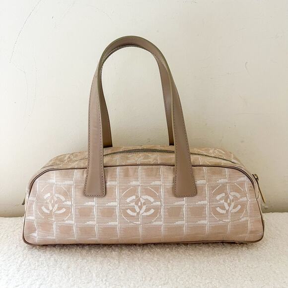 Chanel Travel Line Beige Canvas and Leather East West Bag - Picture 3 of 12